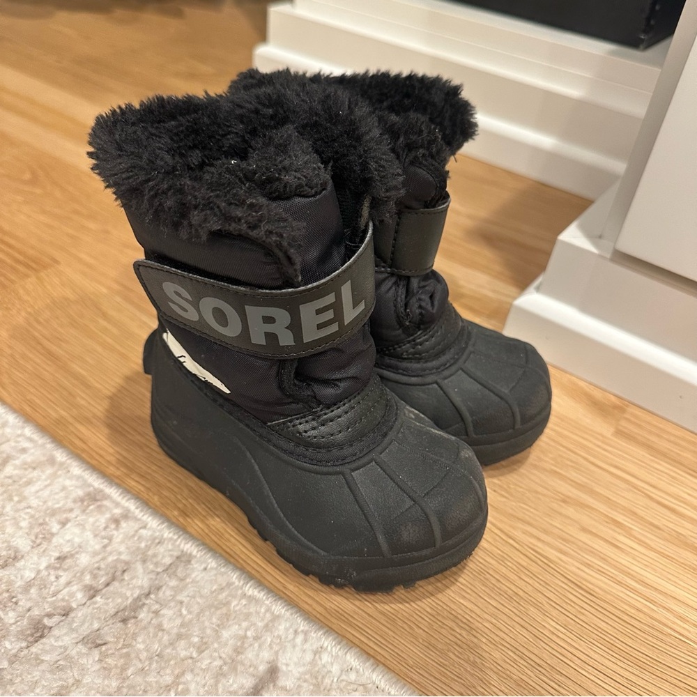 Sorel Black Fuzzy Winter Boots